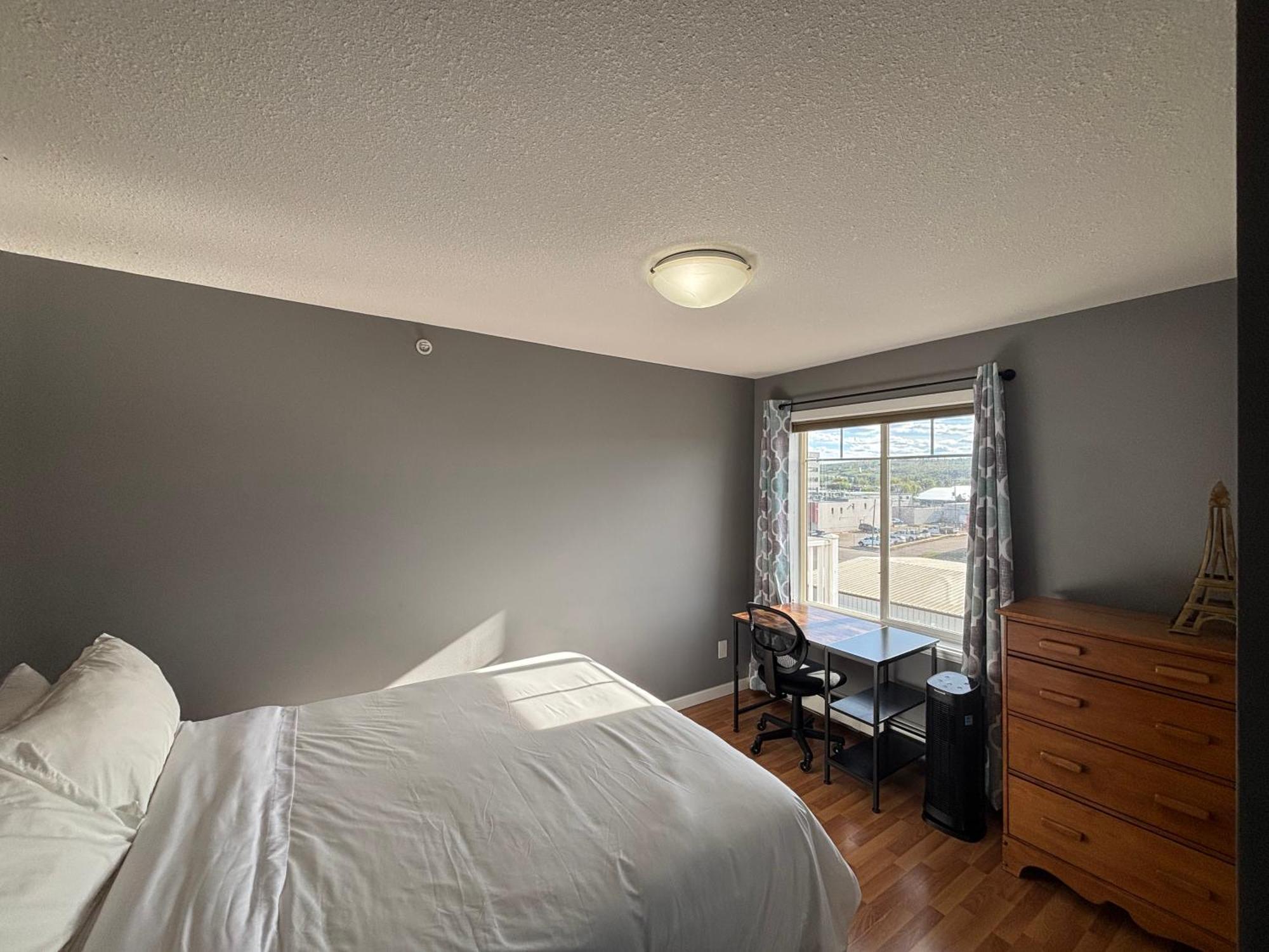 Top Floor Riverfront Condo With Stellar Sunsets! 麦克默里堡 外观 照片
